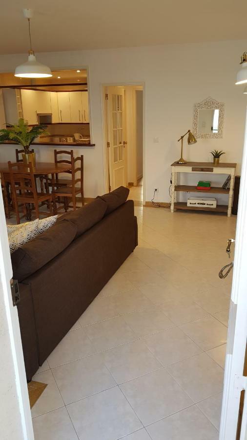 Cool Lisbon Apartment Near The Beach Costa da Caparica Exterior foto